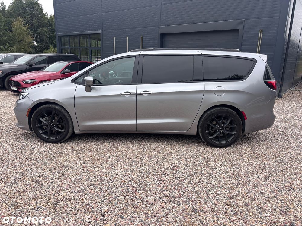 Chrysler Pacifica - 7
