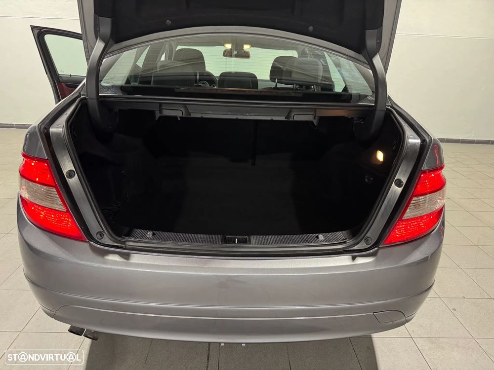 Mercedes-Benz C 180 CDI DPF (BlueEFFICIENCY) Elegance - 26