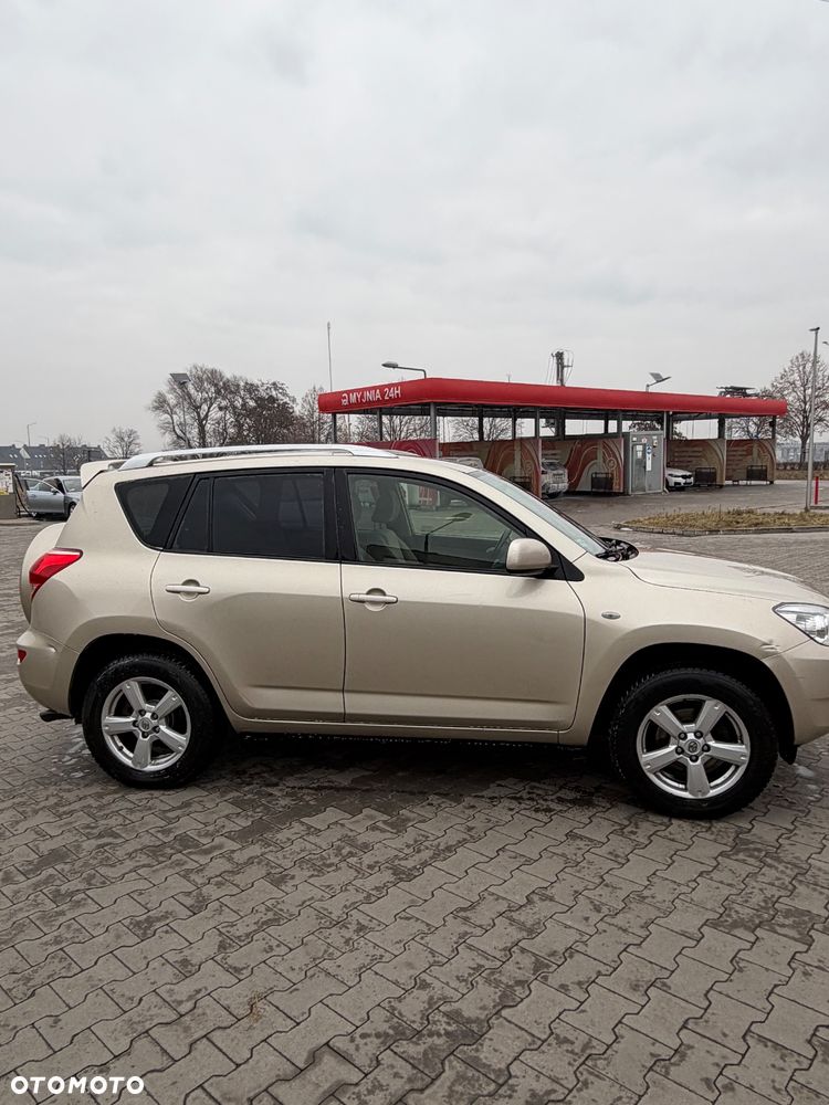 Toyota RAV4 ver-2-0-active-4x2 - 5
