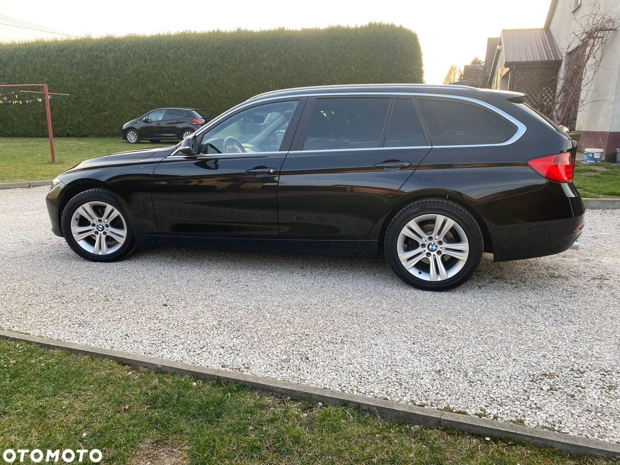 BMW Seria 3 318d Touring - 34