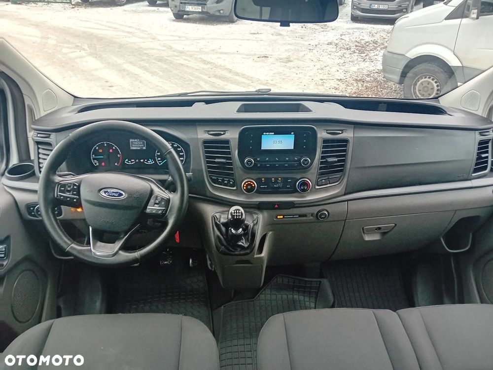 Ford Tourneo Custom - 19