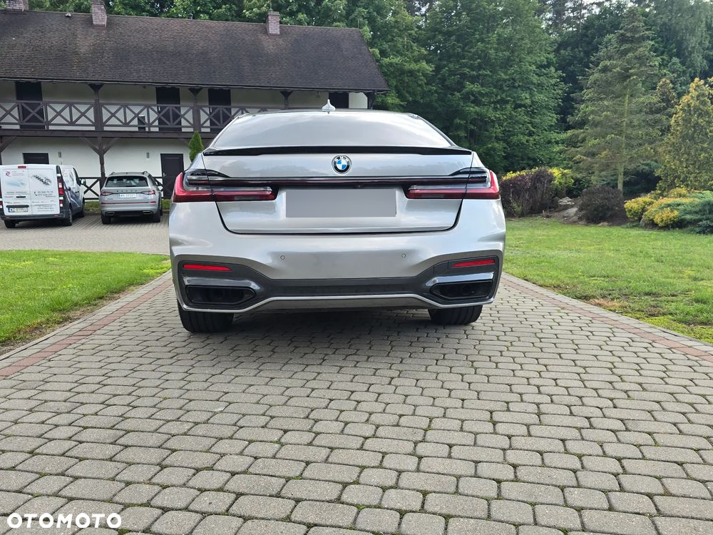 BMW Seria 7 750i xDrive sport - 13
