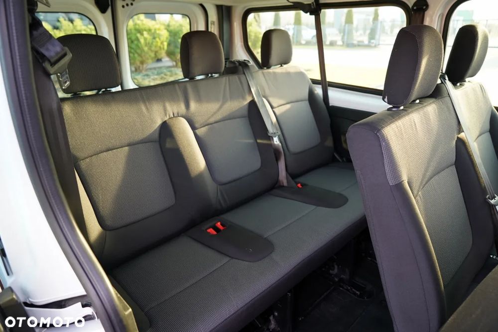 Renault TRAFIC III / BUS / 9 MIEJSC / PIERWSZY WŁAŚCICIEL / POLSKI SALON / 2022 ROK / - 30