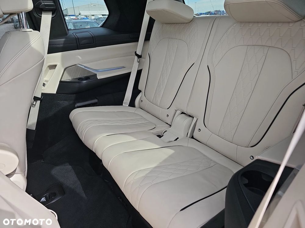 BMW X7 M50d sport - 26