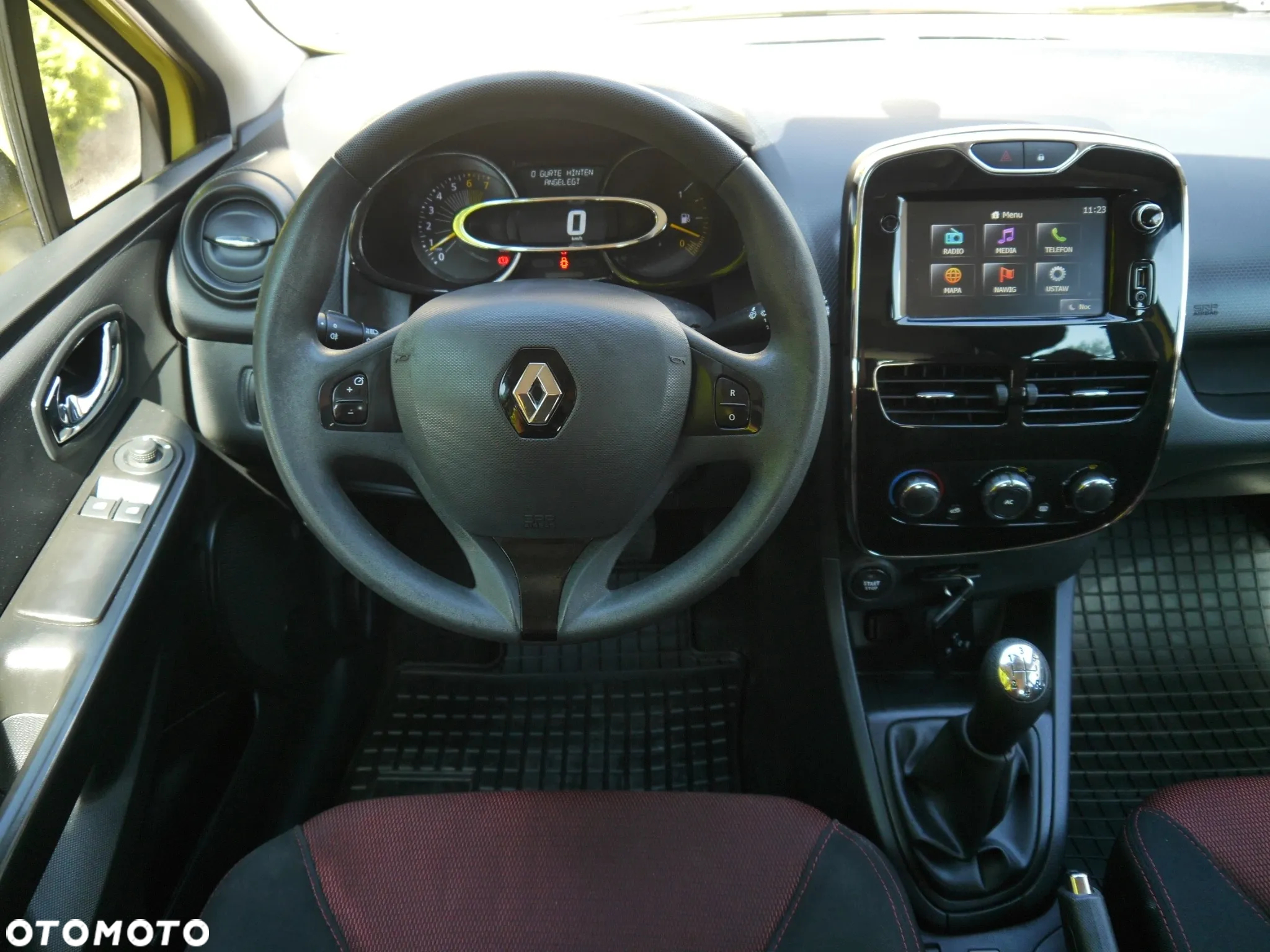Renault Clio 1.2 16V 75 LIMITED - 20