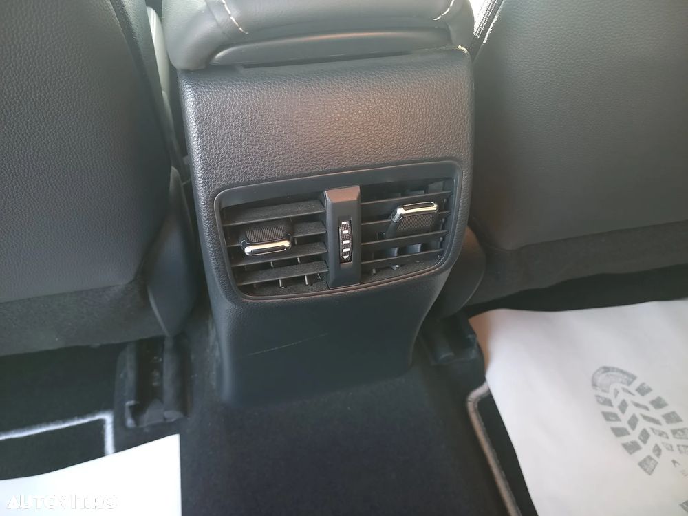 Toyota Corolla Sedan 1.8 HSD Exclusive - 18