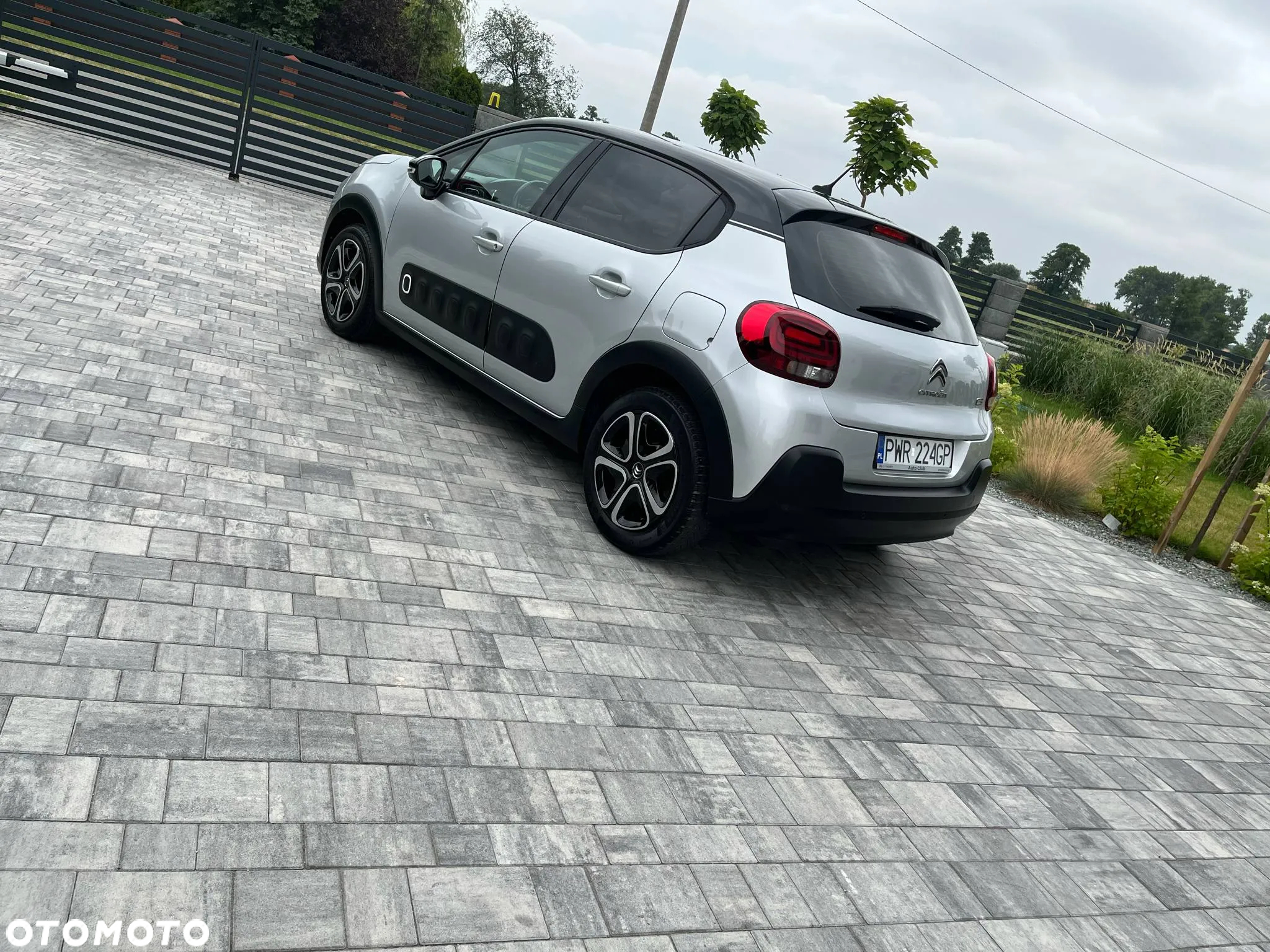 Citroën C3 1.2 PureTech Shine - 3