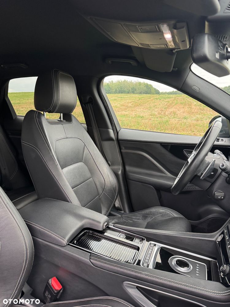 Jaguar F-Pace 2.0 i4D AWD R-Sport - 31