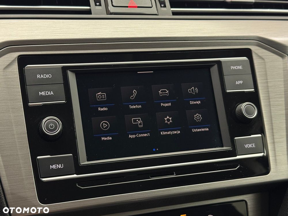 Volkswagen Passat - 28