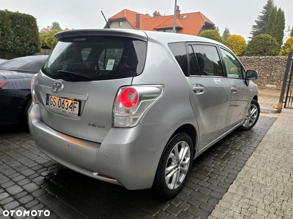 Toyota Verso 2.0 D-4D Executive - 4