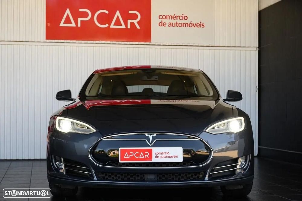 Tesla Model S - 9