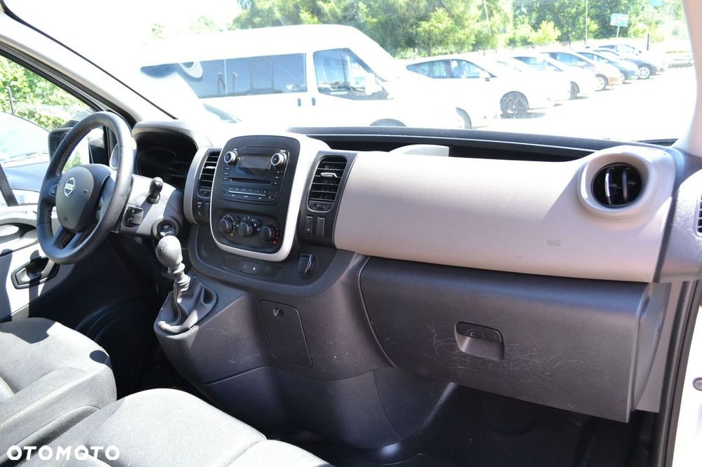 Nissan NV300 - 10