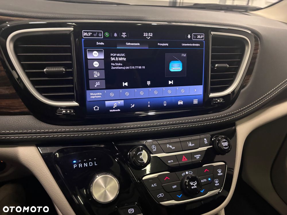 Chrysler Pacifica - 28