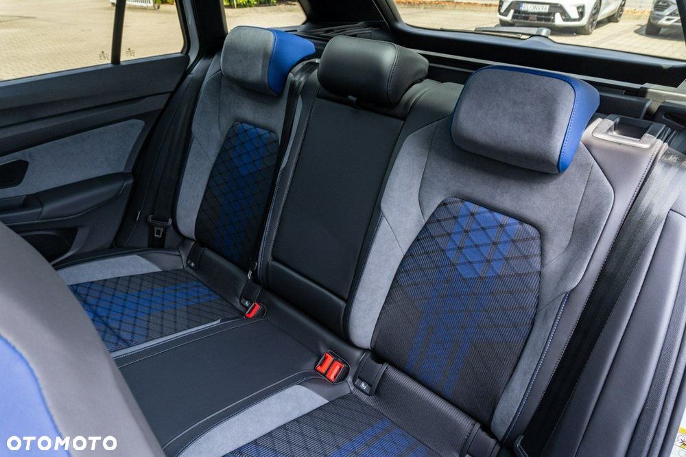 Volkswagen Golf - 23