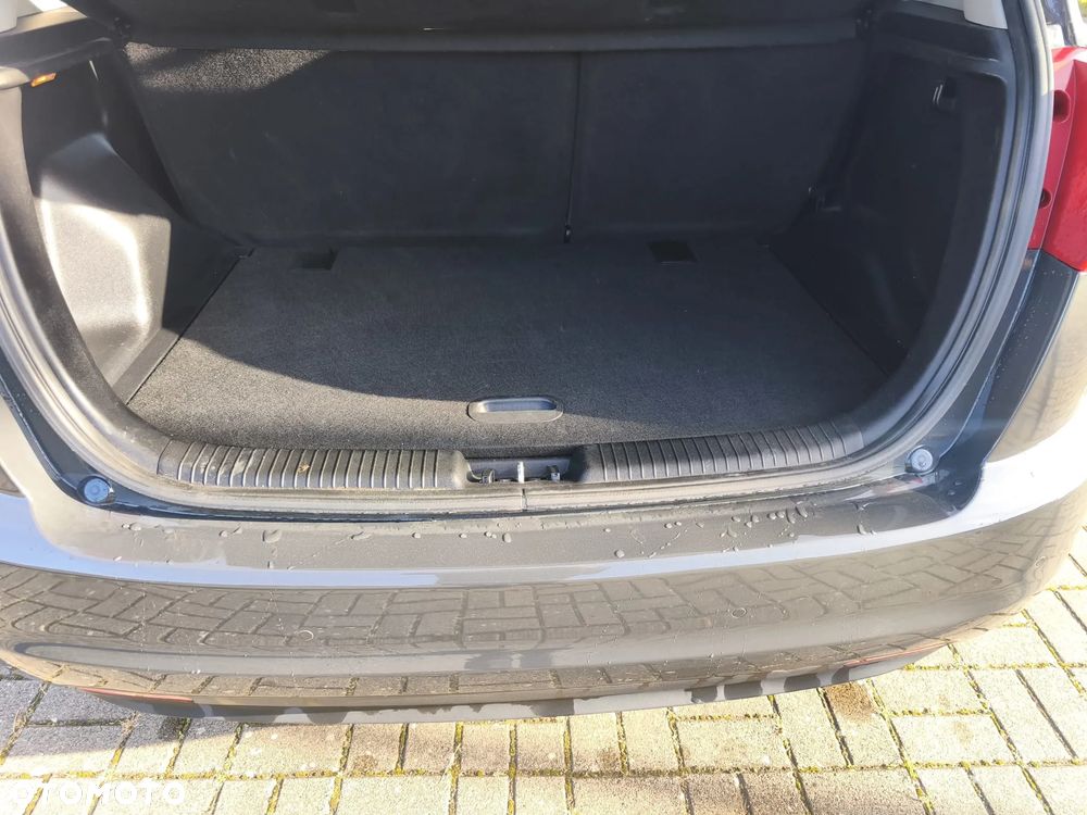 Kia Venga - 14