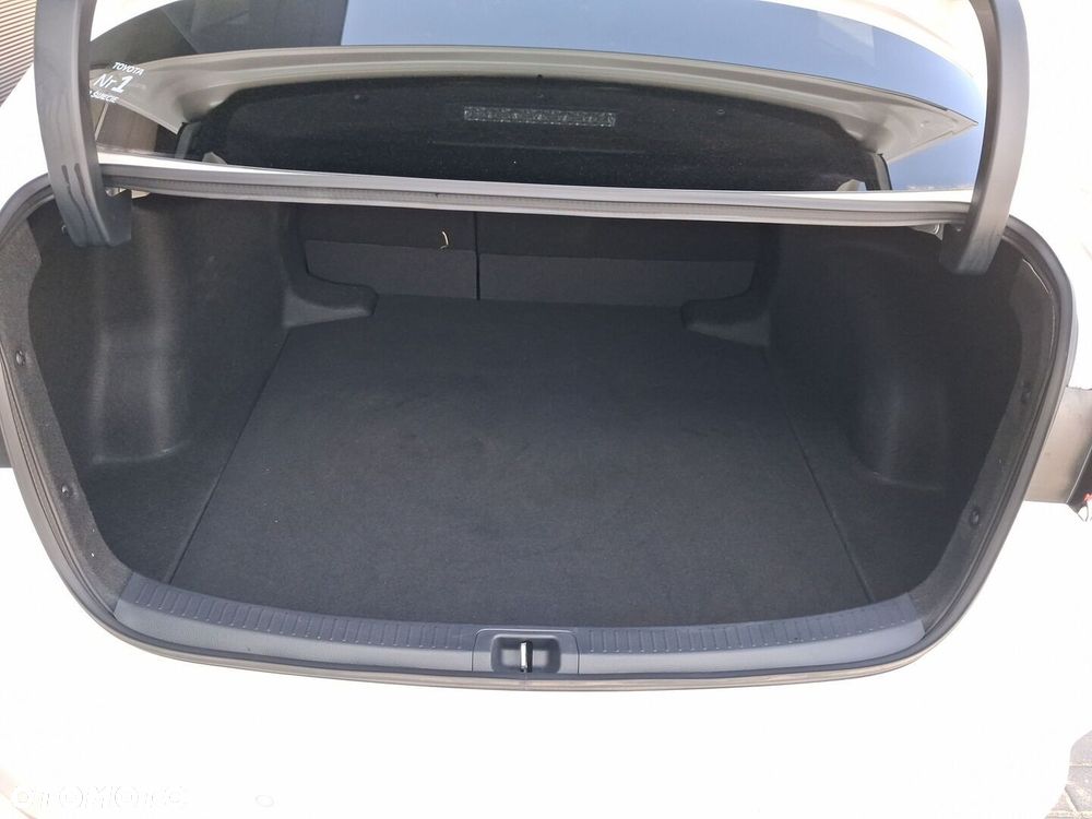 Toyota Corolla 1.8 Hybrid Style - 30
