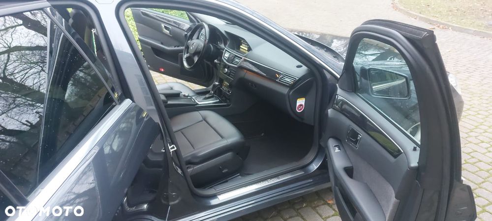 Mercedes-Benz Klasa E - 27