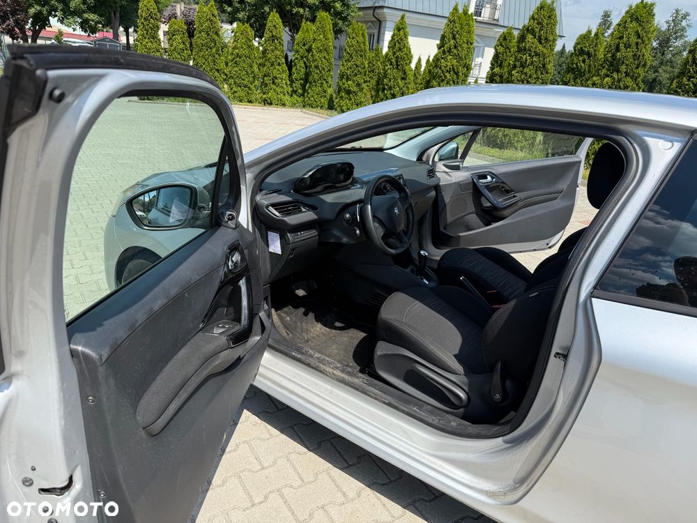 Peugeot 208 - 7