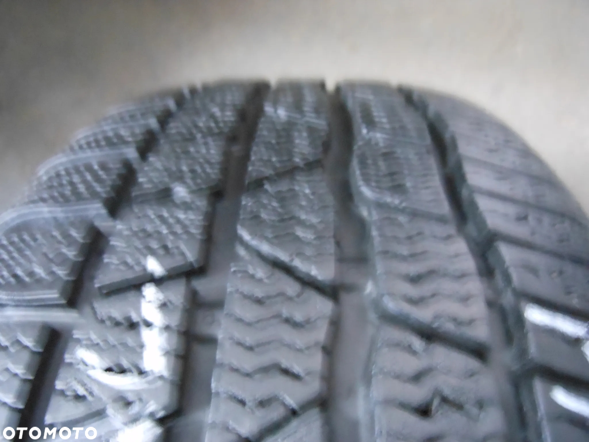 OPONA POJEDYNKA  215/60R16 CONTINENTAL CONTI CONTI  WINTER CONTACT TS 830P DOT 2019 8MM - 2