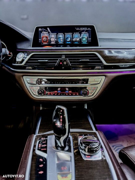 BMW Seria 7 740Li - 20