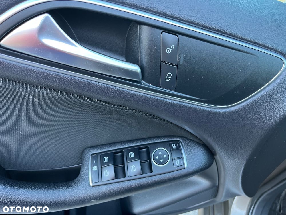 Mercedes-Benz Klasa B 180 Style - 12