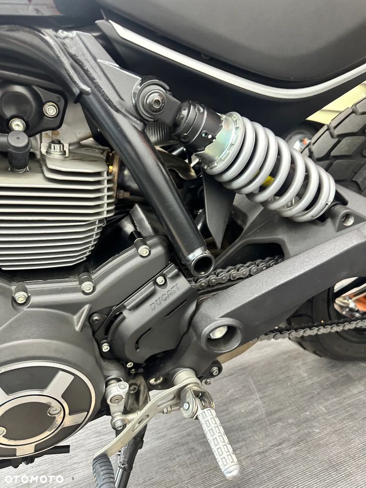 Ducati Scrambler - 13