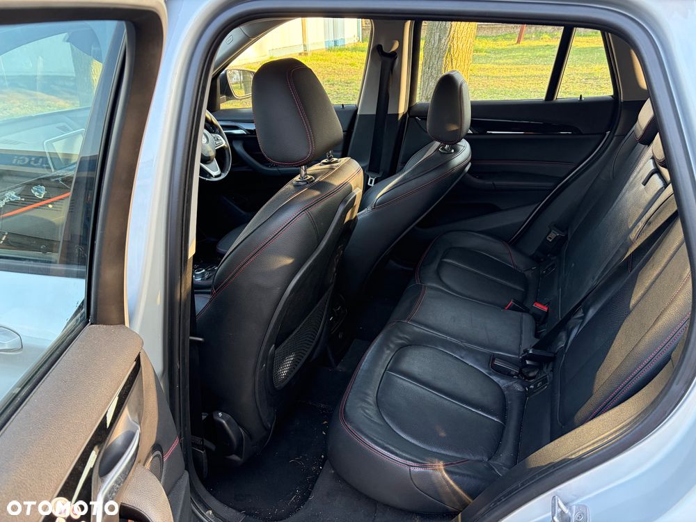 BMW X1 xDrive20d Sport Line - 12