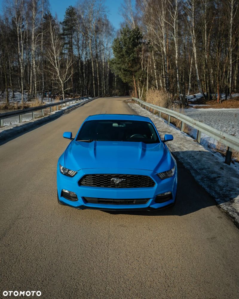 Ford Mustang - 2