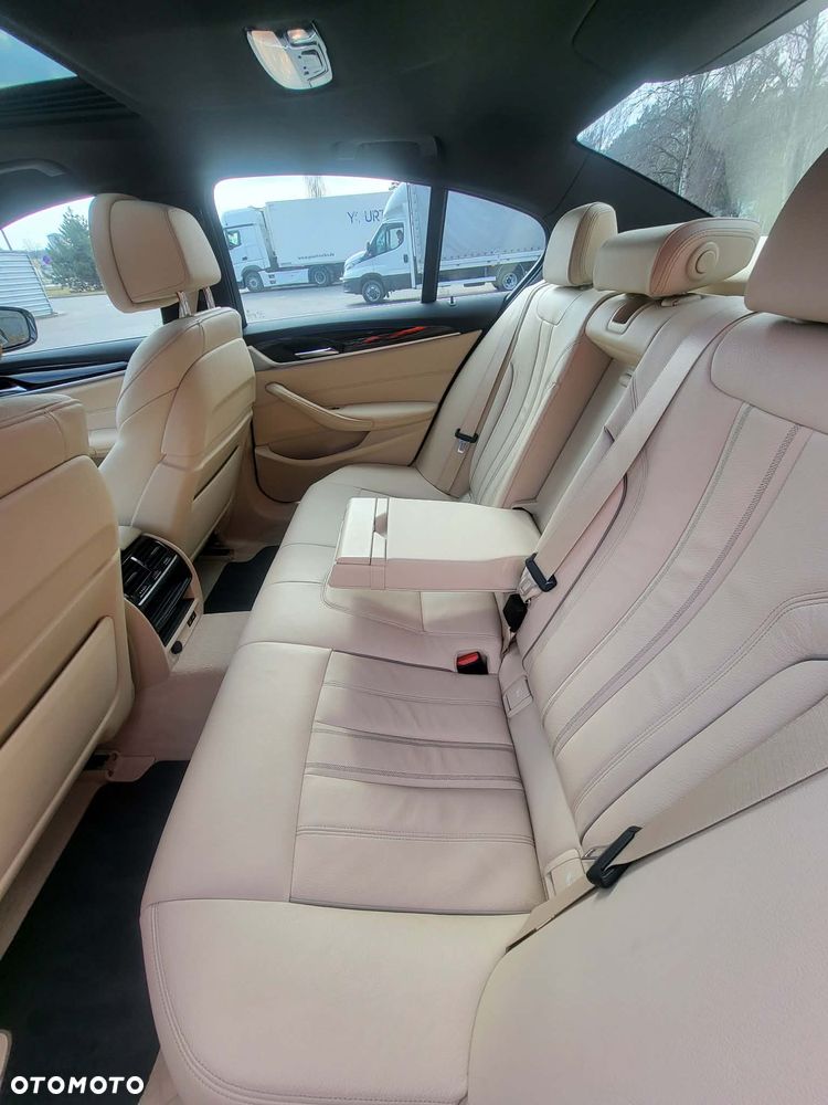 BMW Seria 5 530e iPerformance xDrive - 29