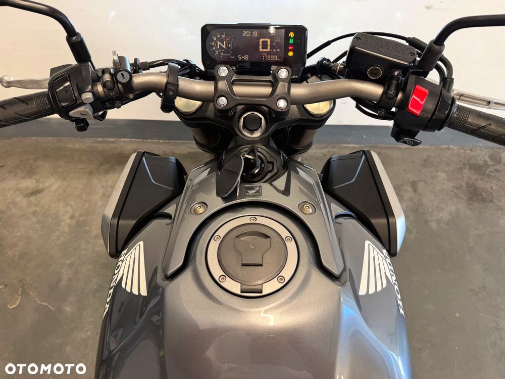 Honda CB - 16