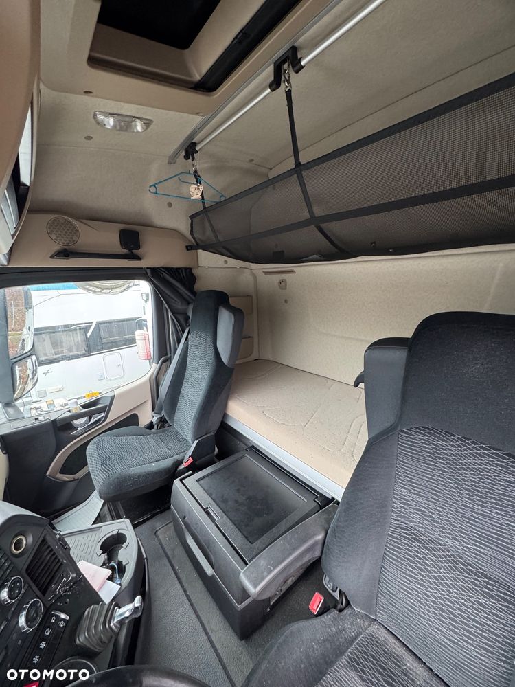 Mercedes-Benz Actros - 9