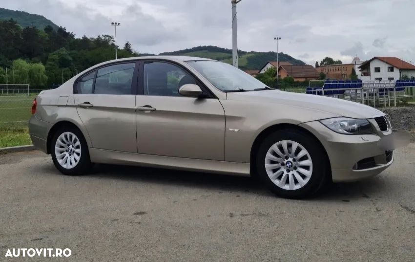 BMW Seria 3 318i - 7
