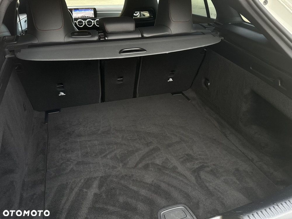 Mercedes-Benz CLA 200 d 4-Matic AMG Line 8G-DCT - 12