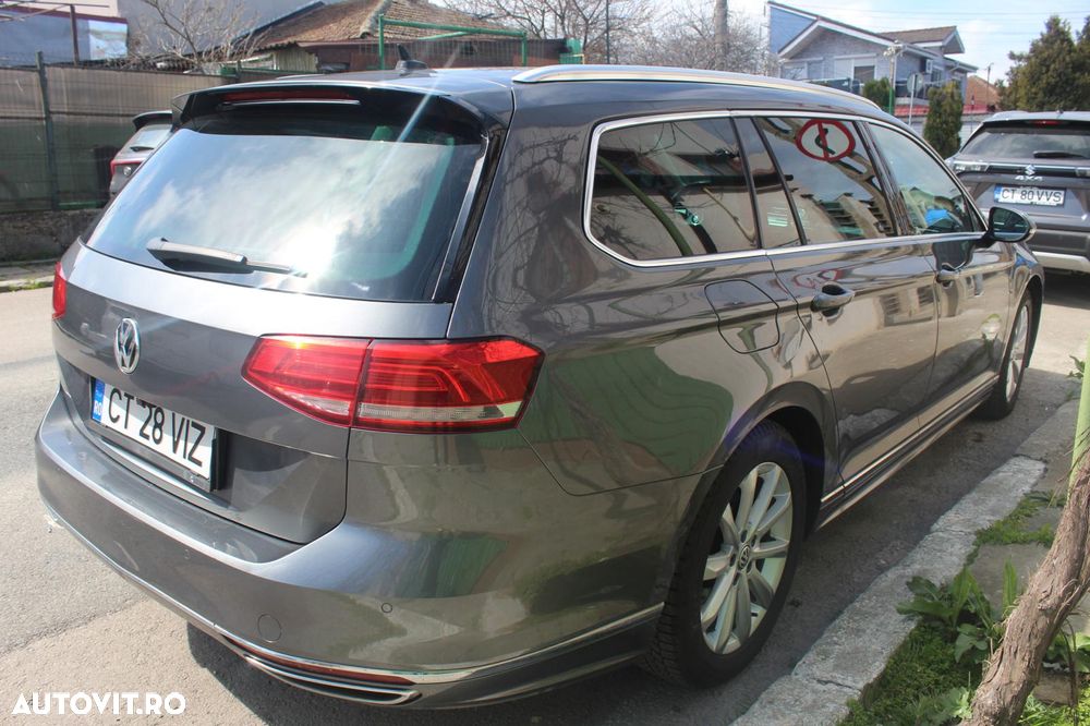 Volkswagen Passat 2.0 TDI DSG Comfortline - 11