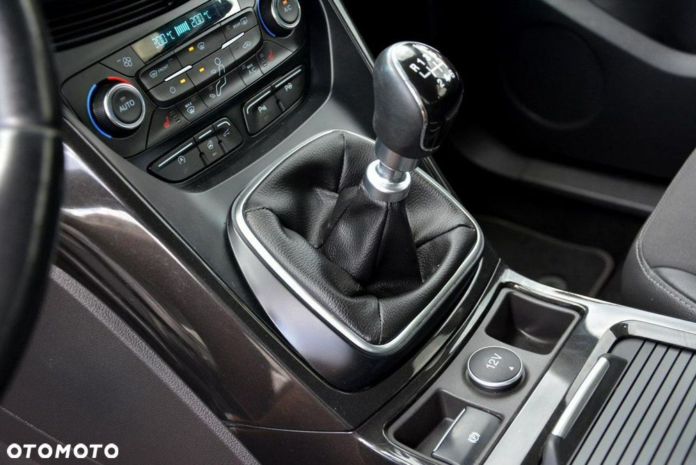 Ford Kuga 1.5 EcoBoost 2x4 Titanium - 33