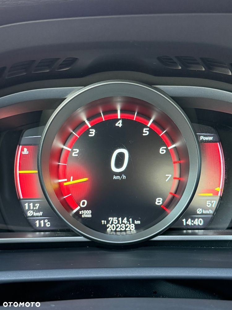 Volvo V40 T3 Geartronic Summum - 26