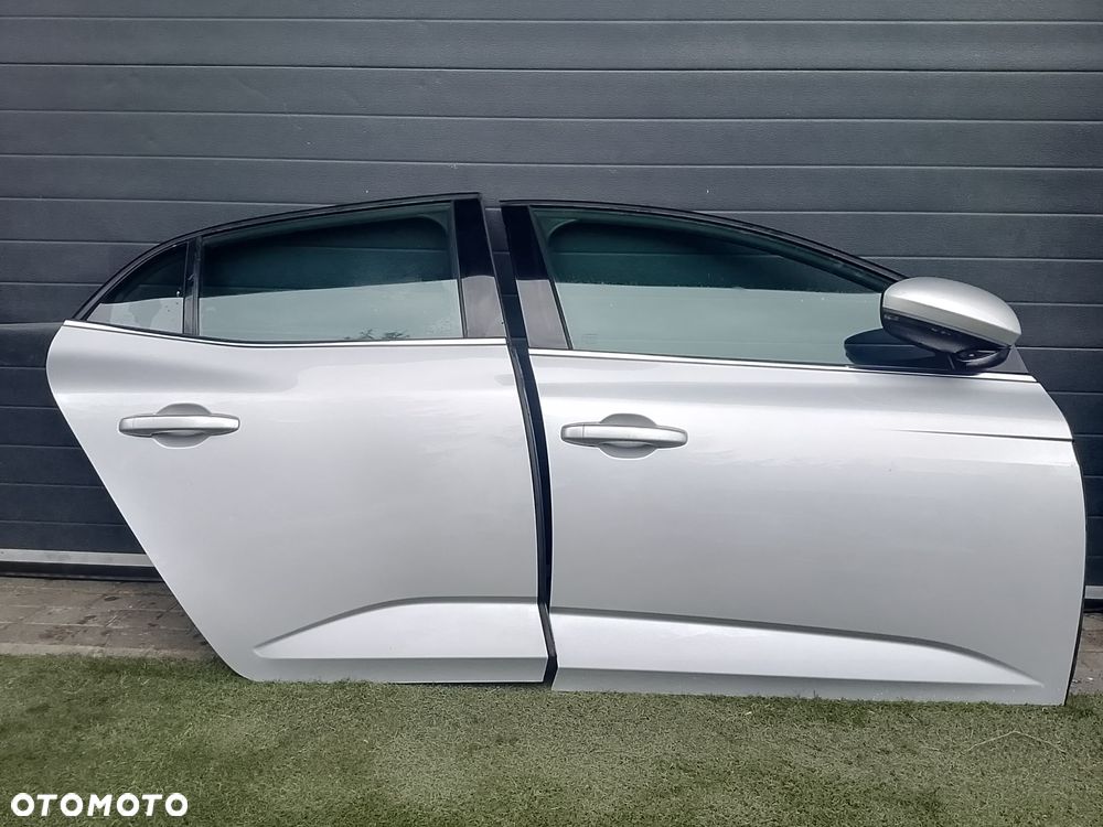 DRZWI PRAWY PRZÓD TYŁ TYLNE  KOMPLETNE RENAULT MEGANE IV HB TED69 - 1