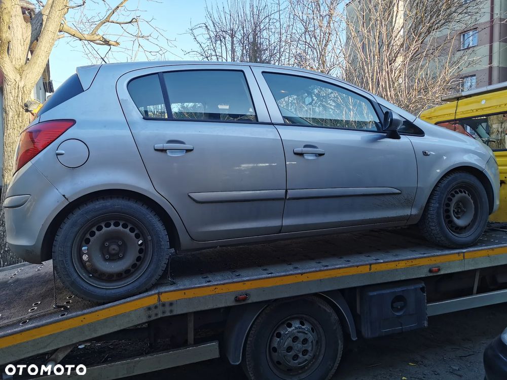 Drzwi przód prawe Opel Corsa D 2006r - 1