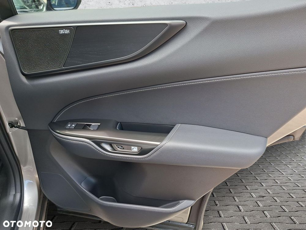 Lexus NX 350h Omotenashi AWD - 24