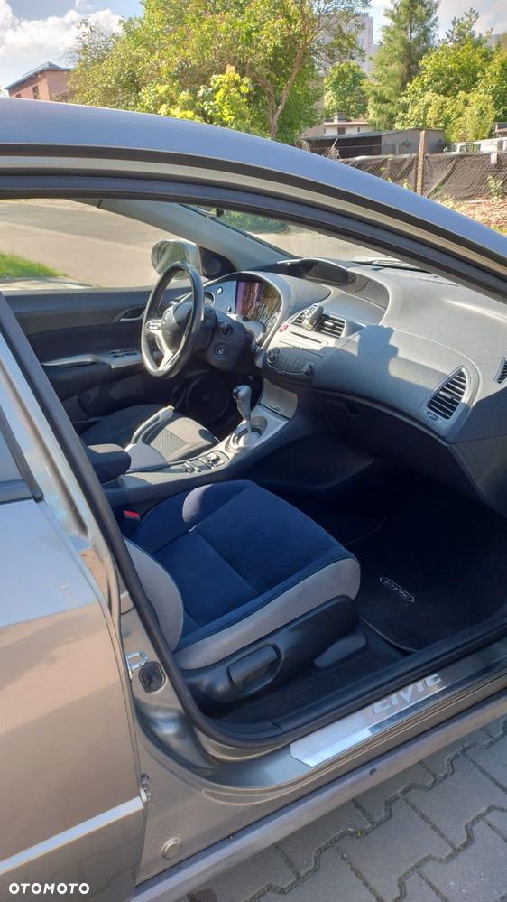 Honda Civic 1.8 Sport - 10