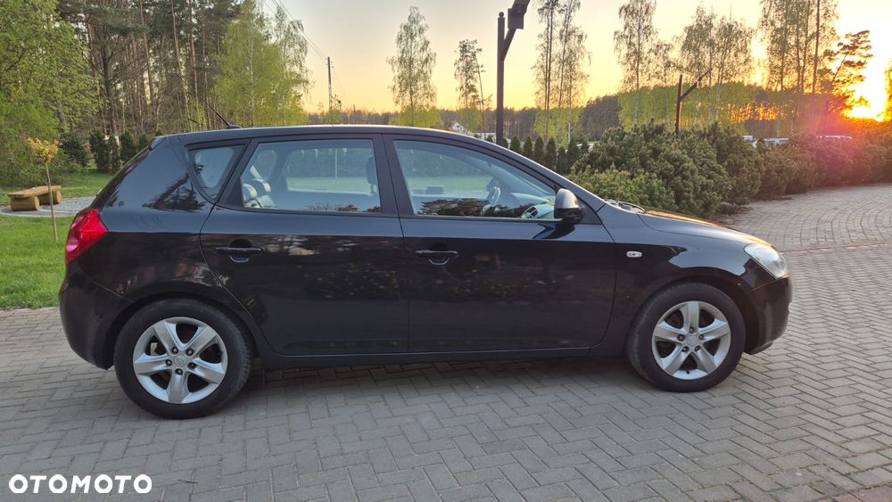Kia Ceed 2.0 CVVT Spirit - 4