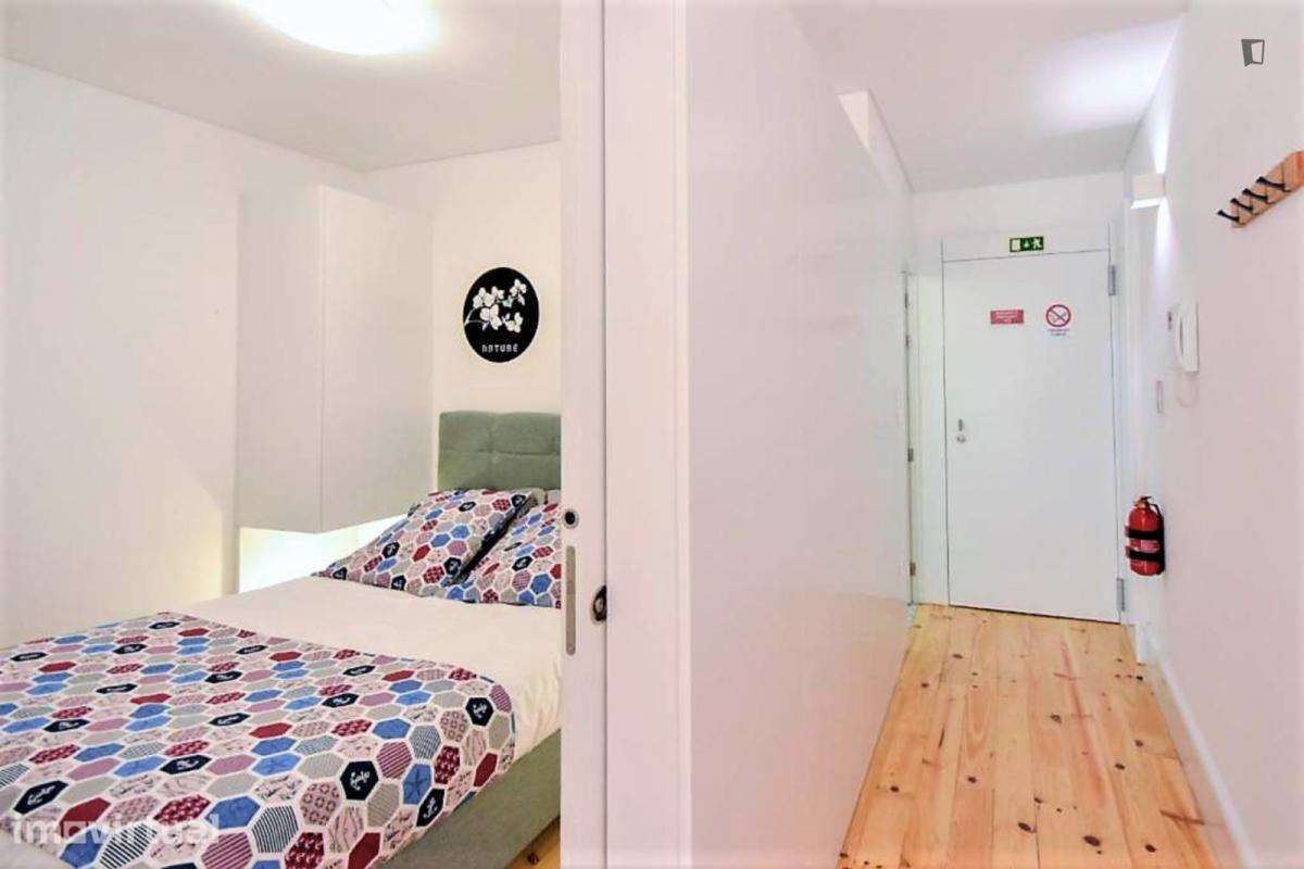 Apartamento com 1 quartos - localizado em Santo Ildefonso Porto - Grande imagem: 3/17
