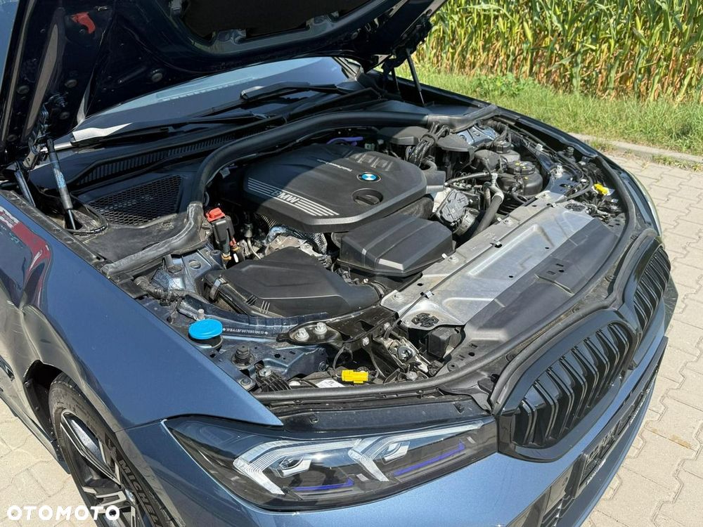 BMW Seria 3 320d xDrive mHEV M Sport - 9