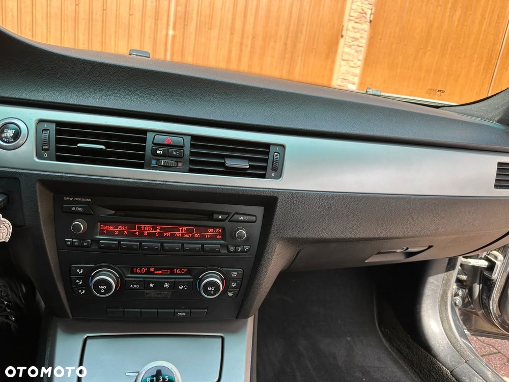 BMW Seria 3 318d - 11