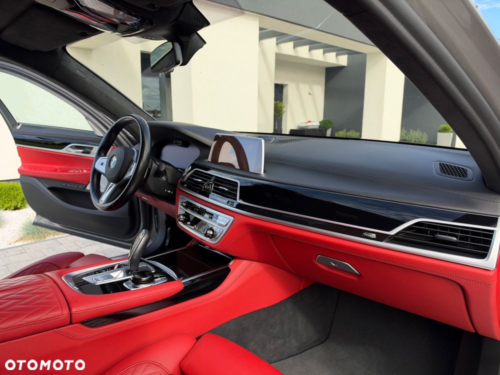 BMW Seria 7 750Ld xDrive sport - 38