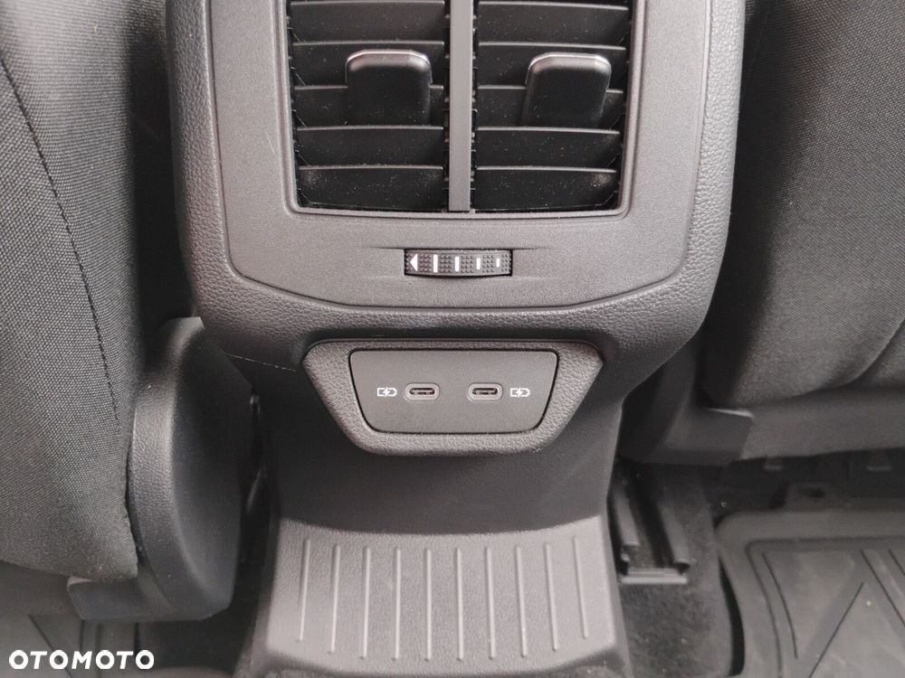 Volkswagen T-Roc - 29