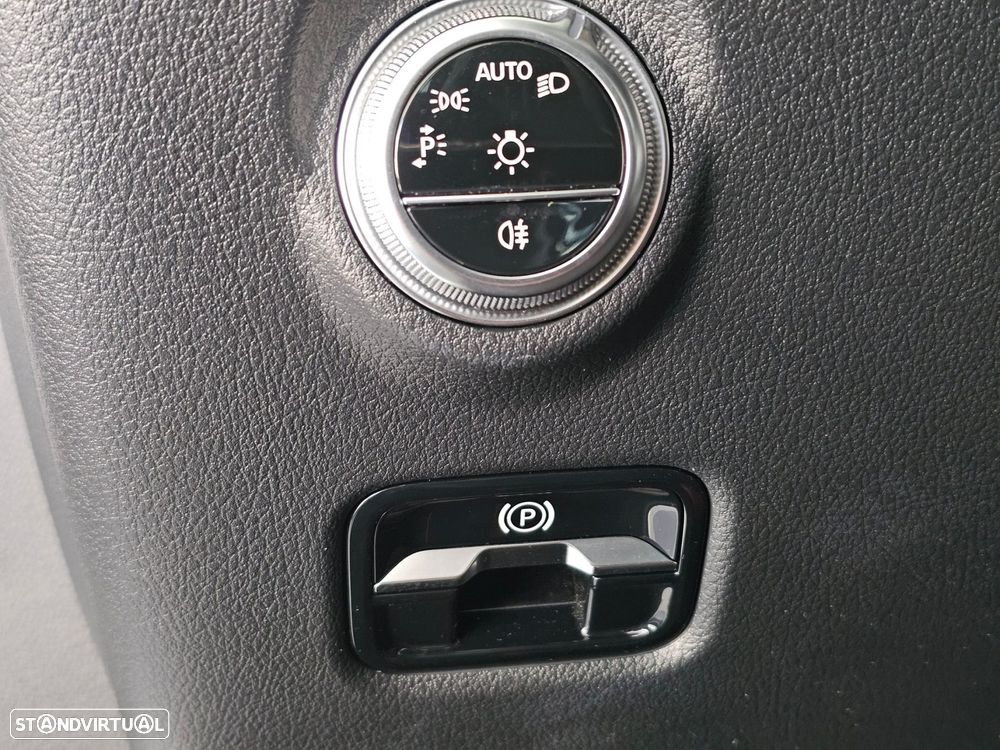 Mercedes-Benz C 200 d 9G-TRONIC Avantgarde Advanced - 23