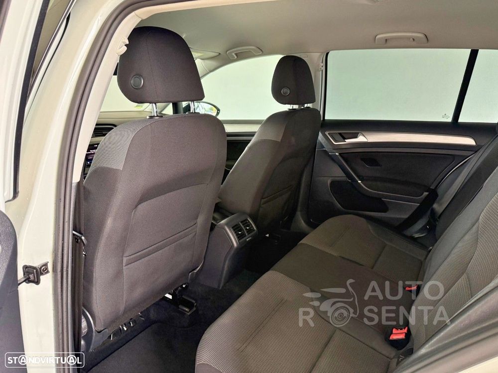 VW Golf Variant 1.6 TDi BlueMotion Confortline - 19
