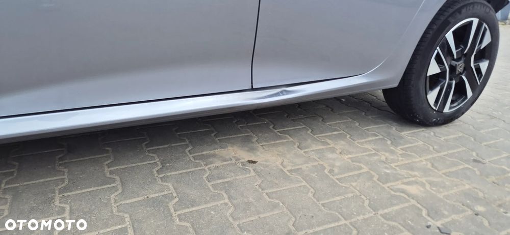 Peugeot 208 50kWh Business - 15