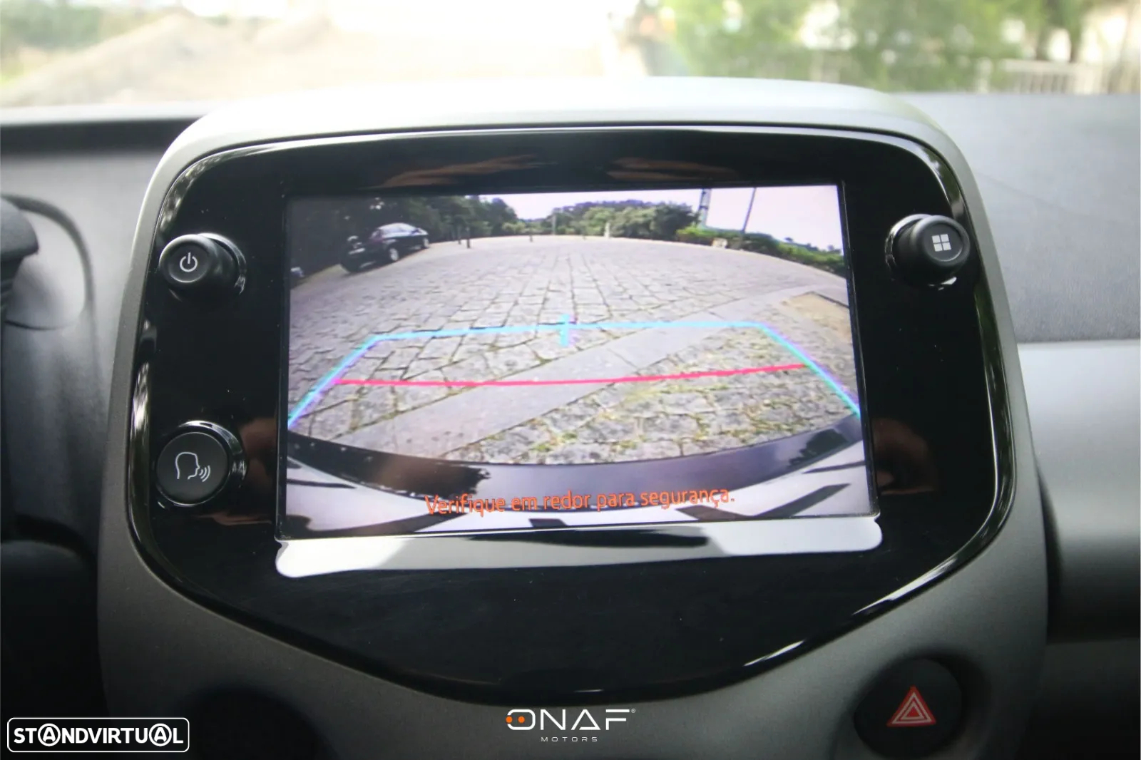 Toyota Aygo 1.0 X-Play - 12